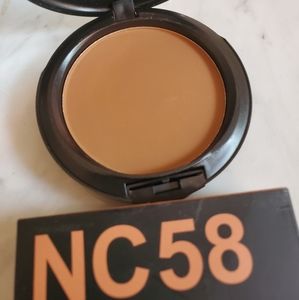 Mac studio fix powder nc58 + Foundation